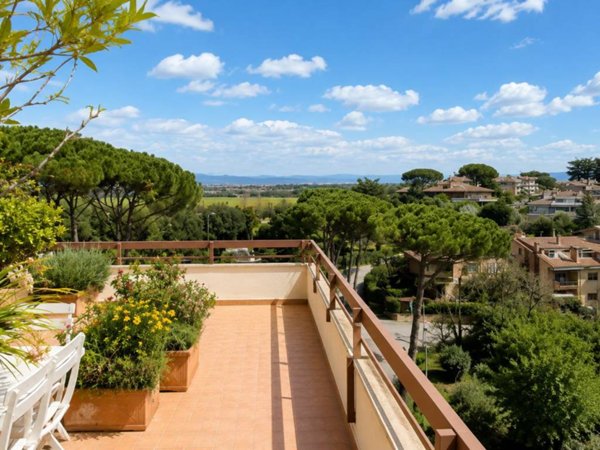 appartamento in vendita a Roma in zona Tomba di Nerone
