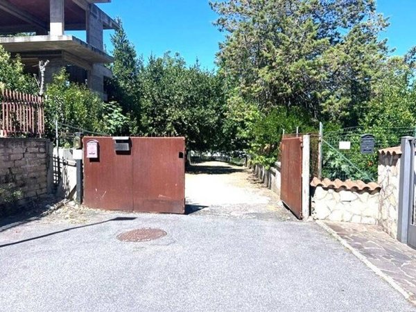 appartamento in vendita a Roma in zona Tomba di Nerone