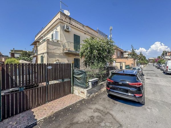 appartamento in vendita a Roma in zona Acilia