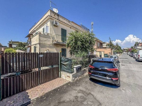 appartamento in vendita a Roma in zona Acilia
