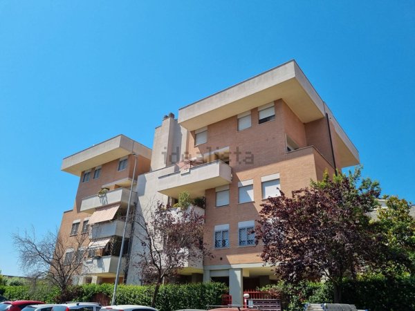 appartamento in vendita a Roma in zona Osteria del Curato