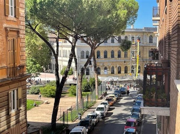 appartamento in vendita a Roma in zona Celio
