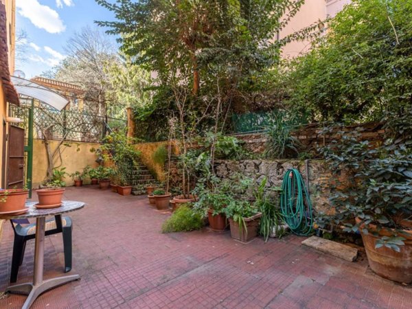 appartamento in vendita a Roma in zona Gianicolense