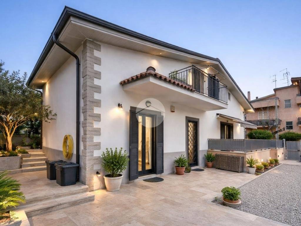 casa indipendente in vendita a Roma in zona Finocchio