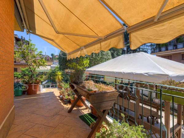casa indipendente in vendita a Roma in zona Pantan Monastero