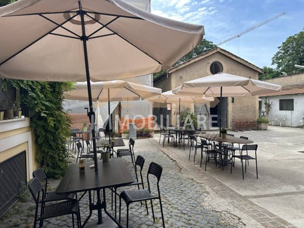 intera palazzina in vendita a Roma in zona Portuense