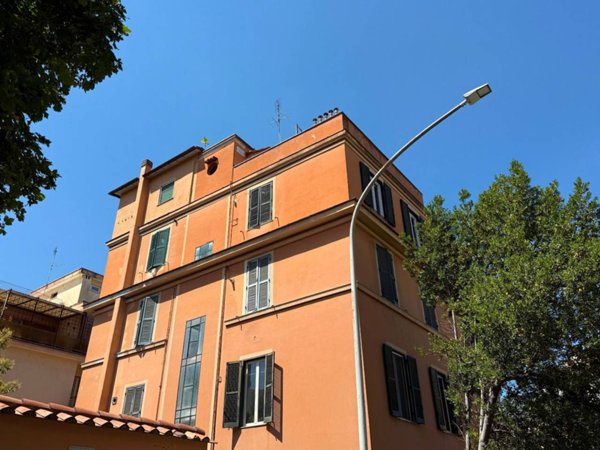 appartamento in vendita a Roma in zona Gianicolense