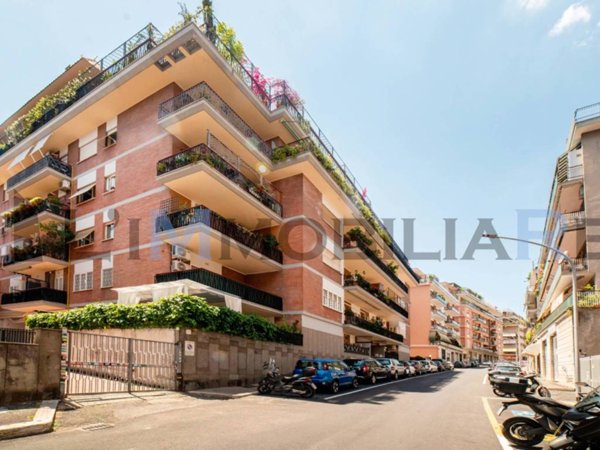 appartamento in vendita a Roma in zona Gianicolense