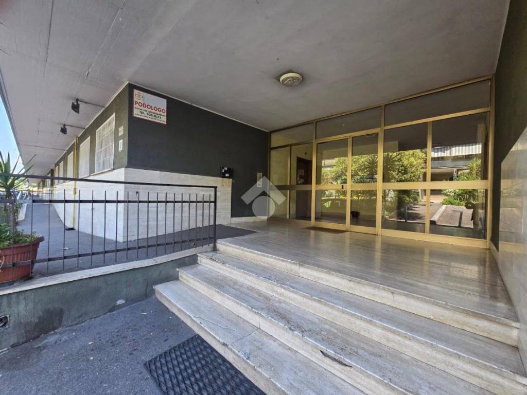 ufficio in vendita a Roma in zona Tor Bella Monaca