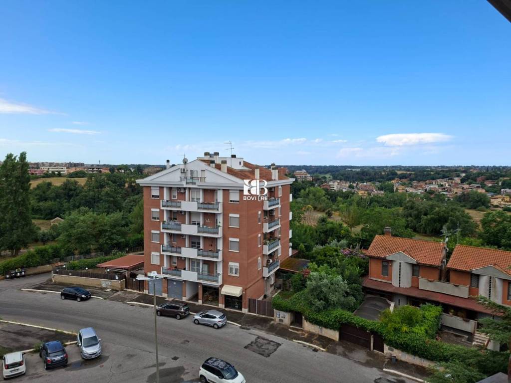 appartamento in vendita a Roma in zona Selva Candida
