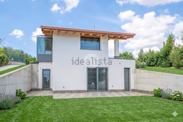 casa indipendente in vendita a Roma in zona Finocchio