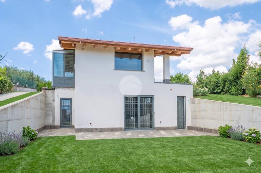 casa indipendente in vendita a Roma in zona Finocchio