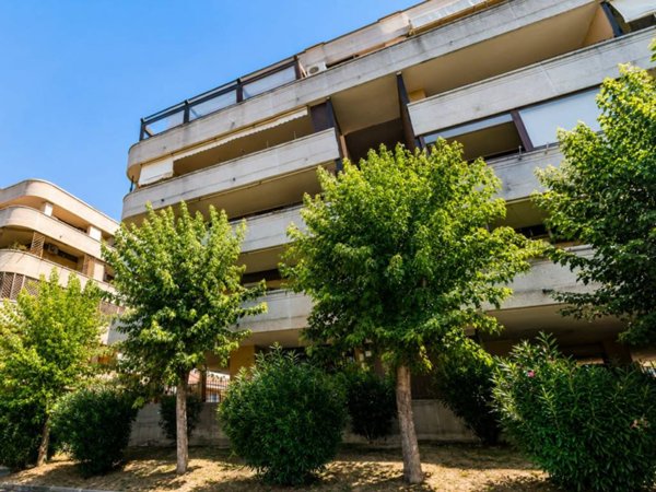 appartamento in vendita a Roma in zona Vitinia
