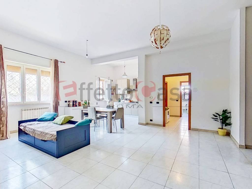 appartamento in vendita a Roma in zona Tor Bella Monaca