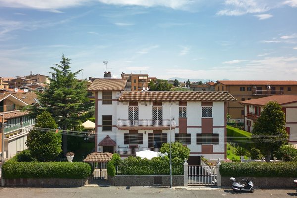 casa indipendente in vendita a Roma in zona Case Rosse