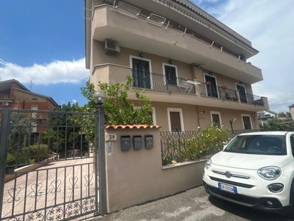 appartamento in vendita a Roma in zona Castelverde