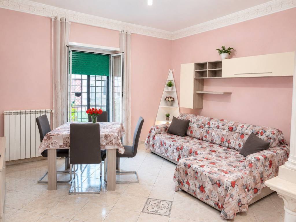 appartamento in vendita a Roma in zona Tor Bella Monaca