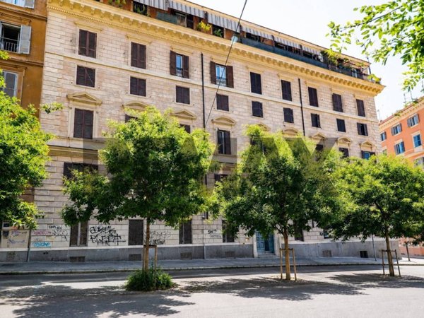 appartamento in vendita a Roma in zona Trastevere
