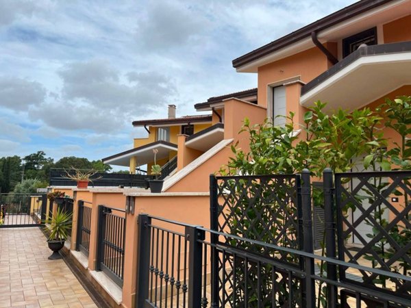 appartamento in vendita a Roma in zona Casalotti