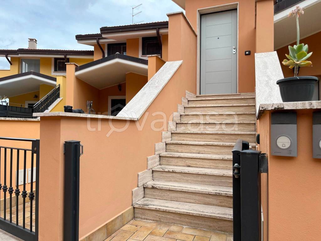 appartamento in vendita a Roma in zona Casalotti