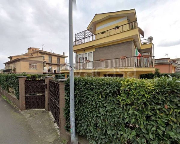 casa indipendente in vendita a Roma in zona Casal Morena