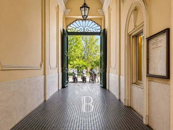 ufficio in vendita a Roma in zona Testaccio