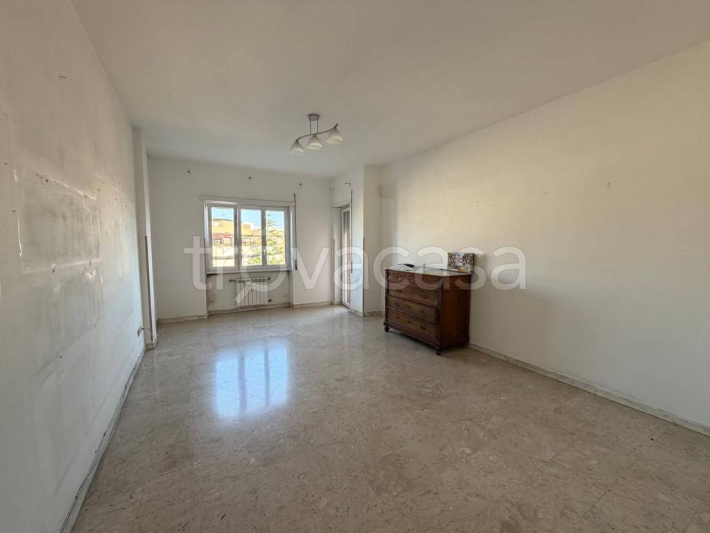 appartamento in vendita a Roma in zona Ostia