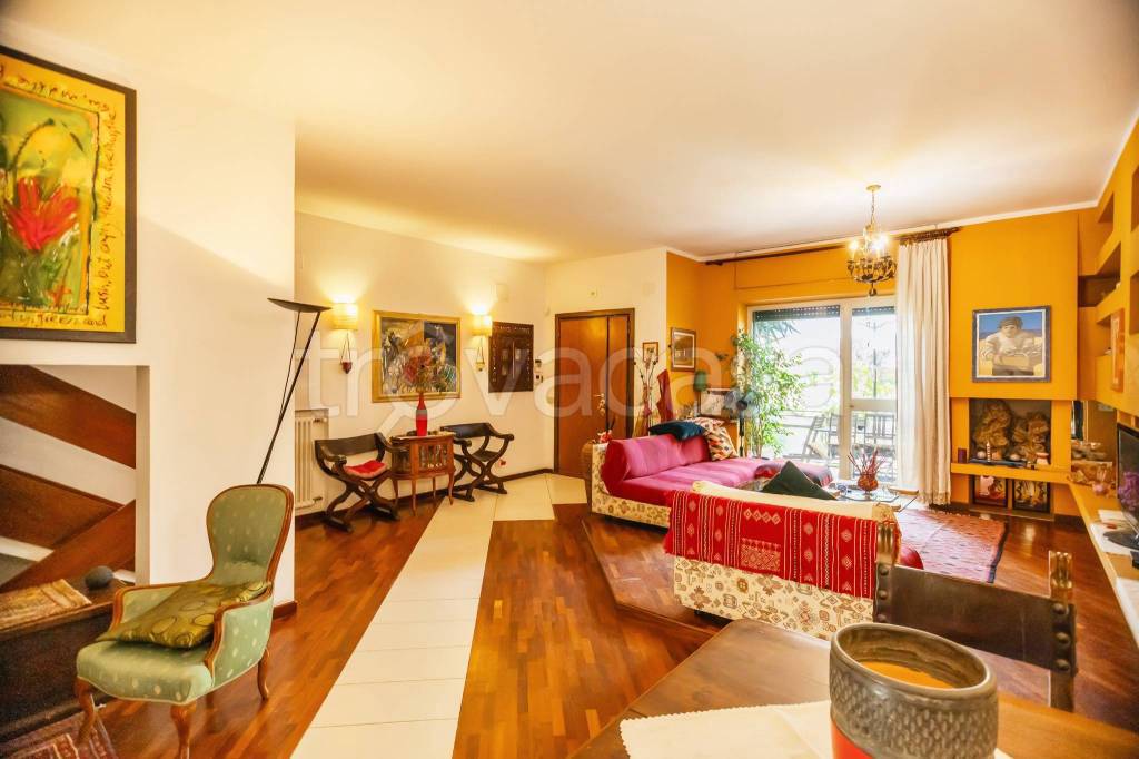 casa indipendente in vendita a Roma