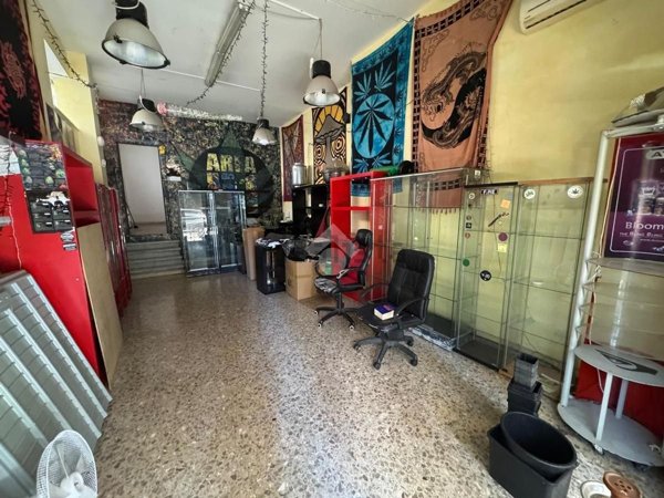 locale commerciale in vendita a Roma in zona Ostia