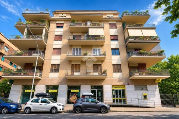 appartamento in vendita a Roma in zona Ostiense