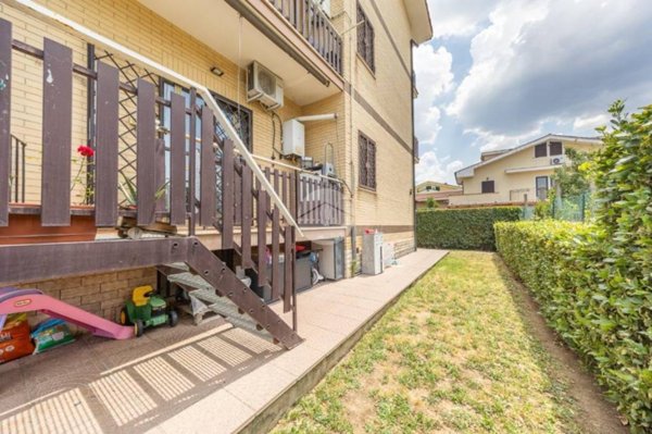 appartamento in vendita a Roma in zona Lunghezza