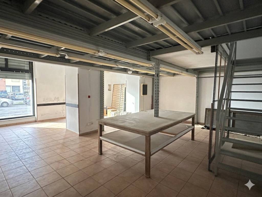 negozio in vendita a Roma in zona Trieste