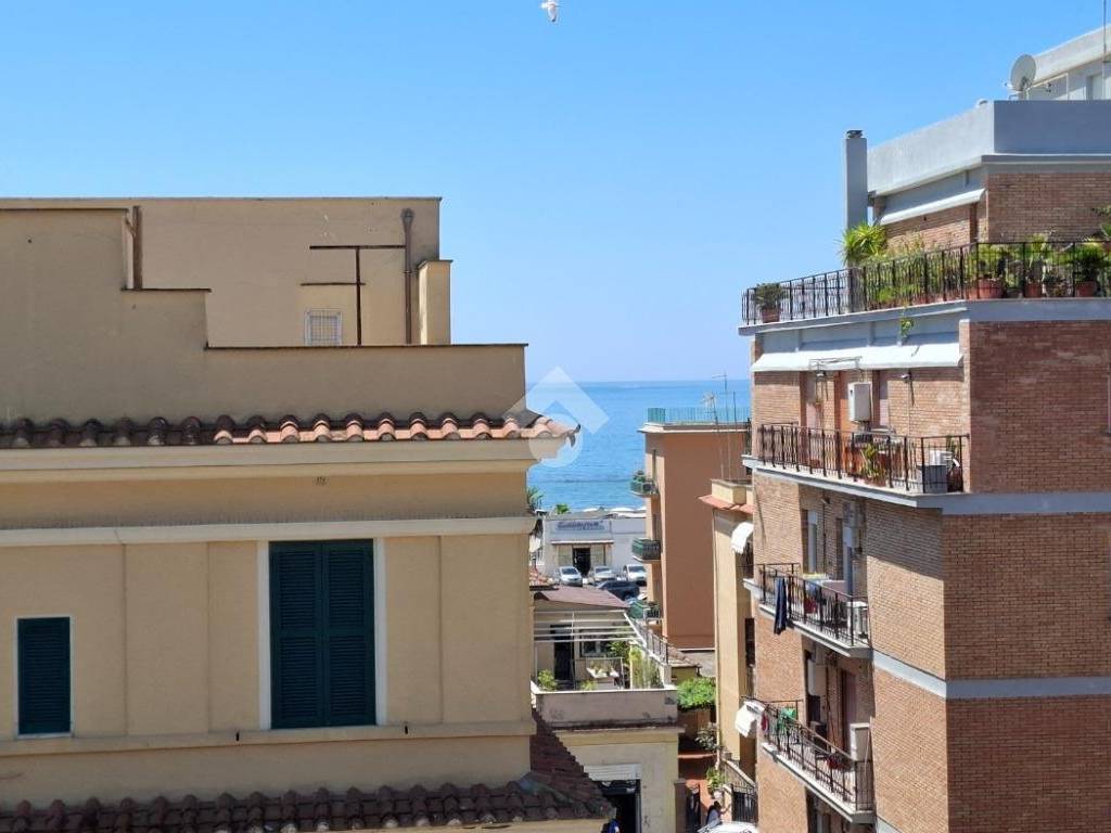 appartamento in vendita a Roma in zona Ostia