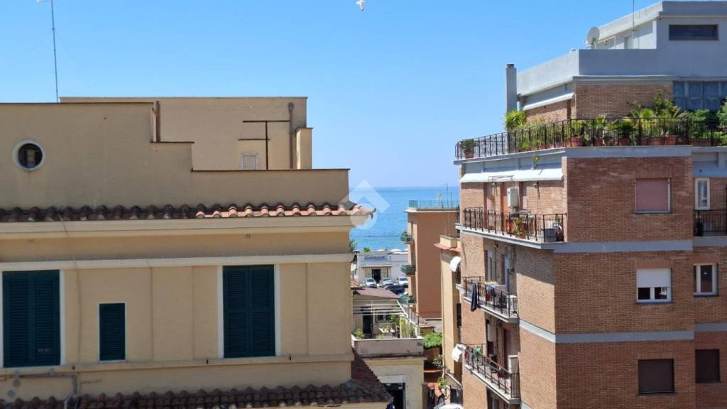 appartamento in vendita a Roma in zona Ostia