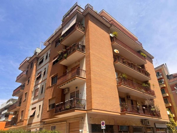 appartamento in vendita a Roma in zona Appio Latino