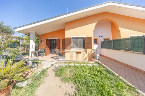 casa indipendente in vendita a Roma in zona Castelverde