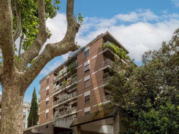 appartamento in vendita a Roma in zona EUR