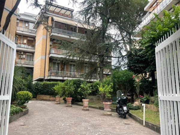 appartamento in vendita a Roma in zona Tor di Quinto
