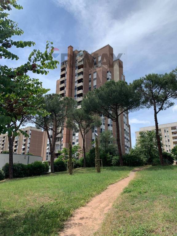 appartamento in vendita a Roma in zona Giuliano Dalmata