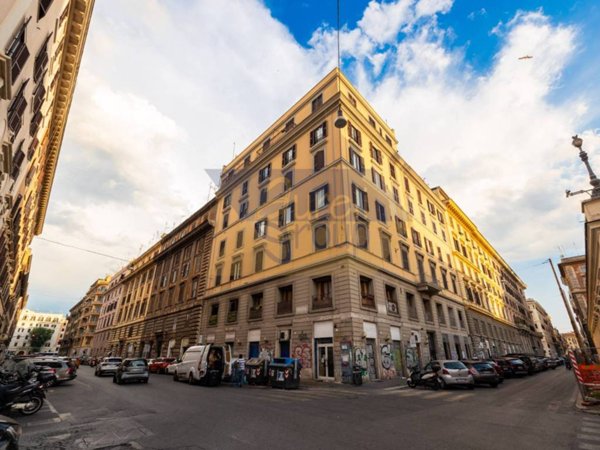 appartamento in vendita a Roma in zona Esquilino