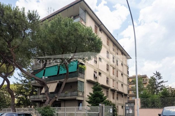 appartamento in vendita a Roma in zona Appio Latino