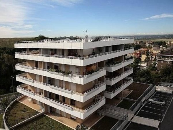 negozio in vendita a Roma in zona Sette Bagni