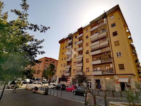 appartamento in vendita a Roma in zona Appio Claudio