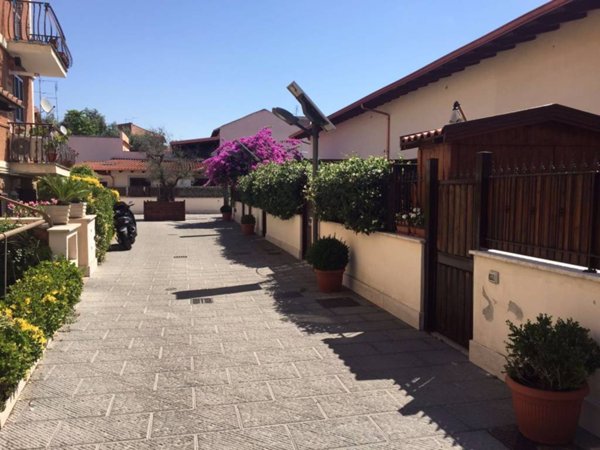 casa indipendente in vendita a Roma