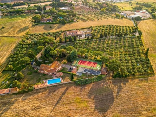 casa indipendente in vendita a Roma