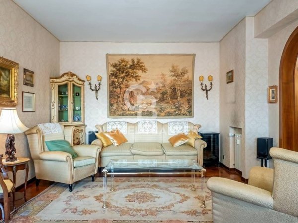 appartamento in vendita a Roma in zona EUR