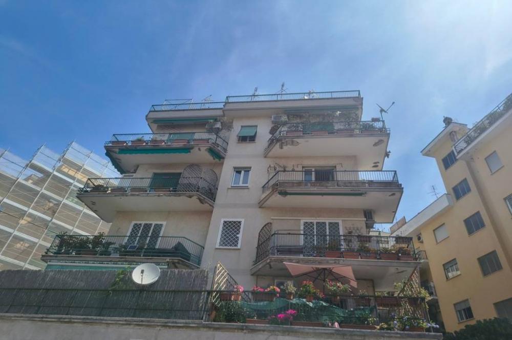 appartamento in vendita a Roma in zona Gianicolense