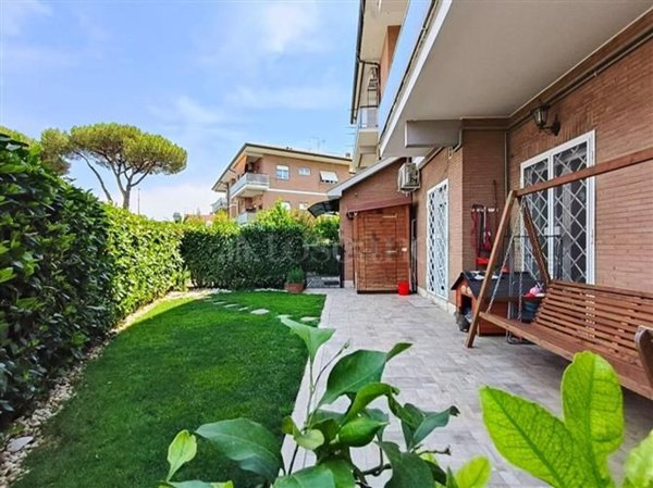 appartamento in vendita a Roma in zona Casal Morena