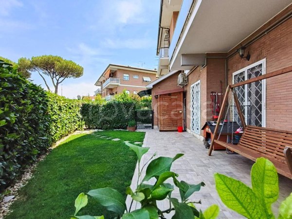 appartamento in vendita a Roma in zona Casal Morena