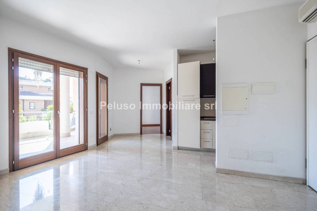 appartamento in vendita a Roma in zona Ardeatino